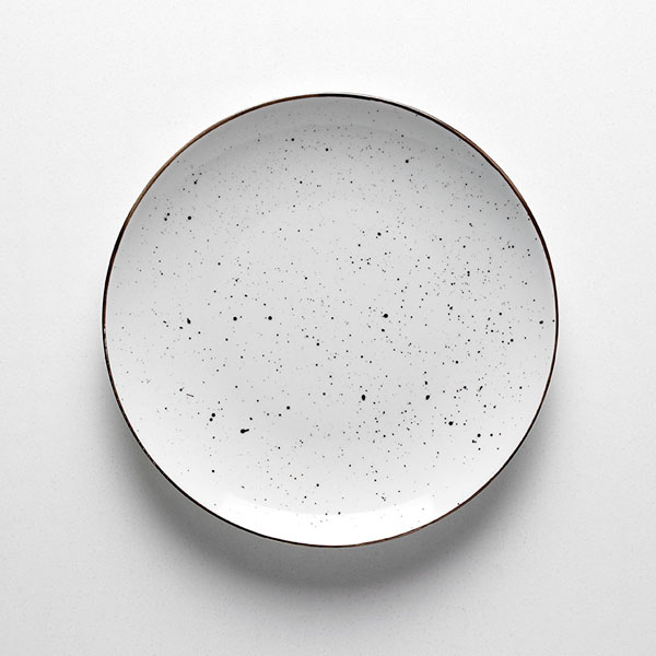 DOTS PLATO LLANO 26 CM PORCELANA